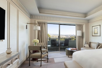 Premier Room, 2 Twin Beds (Imperial, Rome View)