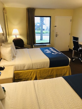 Room, 2 Queen Beds, Non Smoking