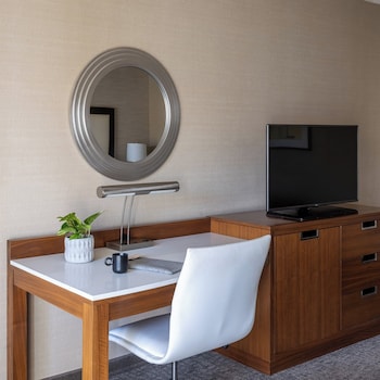 Junior Suite, 1 King Bed with Sofa bed, Balcony