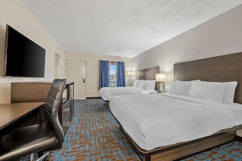 Room, 2 Queen Beds, Smoking