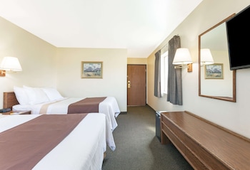 Standard Room, 2 Queen Beds, Smoking