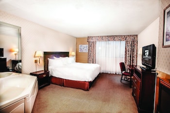 Superior Room, Jetted Tub