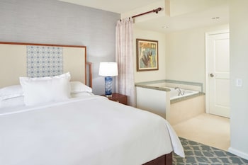 Suite, 1 Bedroom, City View (1 King w/Sofabed, Limited Ocean View)