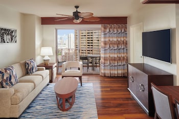 Suite, 1 Bedroom, Accessible, Partial Ocean View (Hearing, Balcony, 1 King)