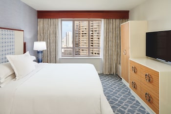 Suite, 1 Bedroom, Accessible, Partial Ocean View (Hearing, Balcony, 1 King)