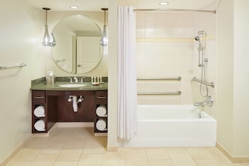 Suite, 2 Bedrooms, Accessible, Ocean View (Hearing, Bathtub)