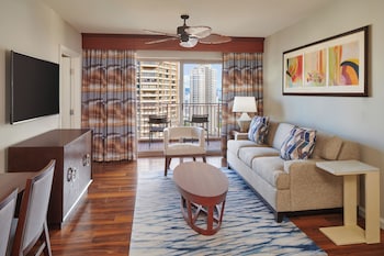 Suite, 1 Bedroom, Accessible, City View (Hearing, Roll-in Shower, LTD Ocean Vw)