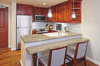 Suite, 1 Bedroom, Accessible, City View (Hearing, Roll-in Shower, LTD Ocean Vw)