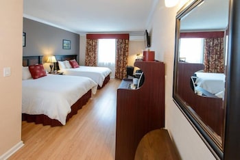 Standard Room, 2 Queen Beds, Refrigerator