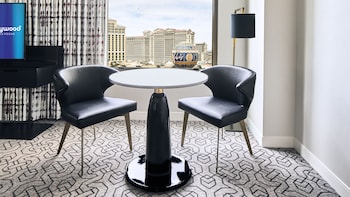 Ultra Resort Room, 1 King Bed, Smoking