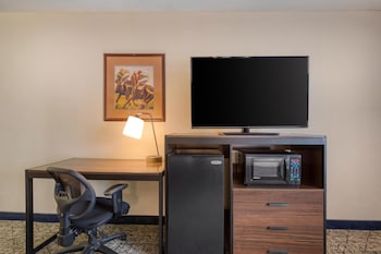 Standard Room, 2 Double Beds, Non Smoking, Refrigerator & Microwave