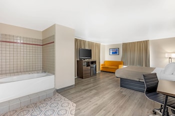 Suite, 1 King Bed, Non Smoking
