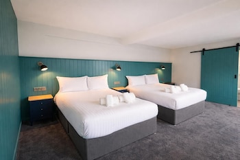 Standard Quadruple Room, 2 Double Beds