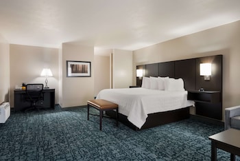 Standard Room, 1 King Bed, Non Smoking, Balcony