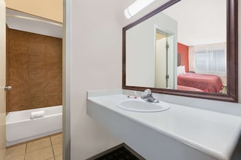 Room, 2 Queen Beds, Accessible, Non Smoking (Bathtub w/Grab Bars, Hearing Access)