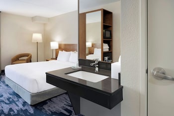 Room, 1 King Bed with Sofa bed (Mobility/Hearing Access, Roll-In Shwr)