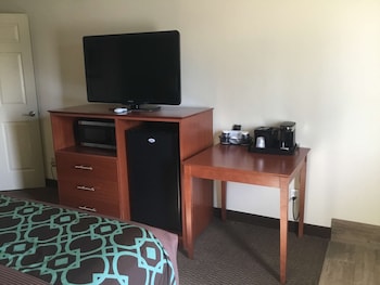 Standard Room, 1 King Bed, Non Smoking, Refrigerator & Microwave