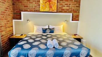 King Room with Spa Bath