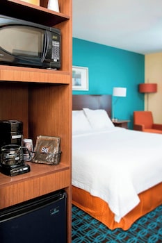 Room, 2 Queen Beds, Accessible Bathtub