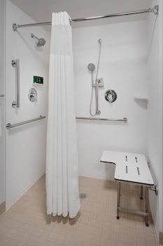 Standard Room, 1 King Bed with Sofa bed, Courtyard View (Hearing Accessible)