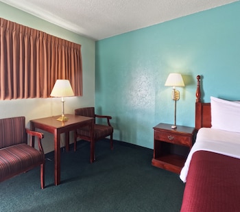 Room, 1 King Bed, Non Smoking