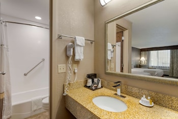 Standard Room, 2 Double Beds, Non Smoking, Refrigerator & Microwave
