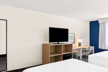 Room, 2 Queen Beds