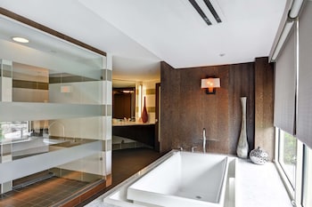 Executive Suite, 1 King Bed, Non Smoking