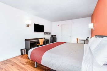 Room, 1 King Bed, Accessible Bathtub, Smoking