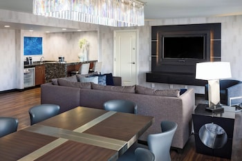 Presidential Suite, 1 King Bed, River View