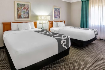 Deluxe Room, 2 Double Beds, Non Smoking