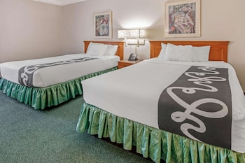Deluxe Room, 2 Double Beds, Non Smoking