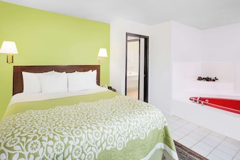 Room, 1 Queen Bed, Accessible, Non Smoking (Mobility)