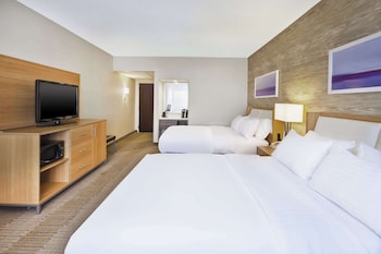 Room, 2 Queen Beds, City View