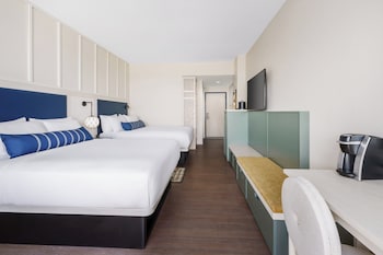 Standard Room, 2 Queen Beds (Interior)