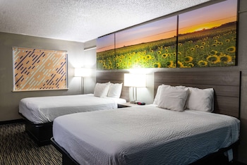Room, 2 Queen Beds, Smoking, Microwave