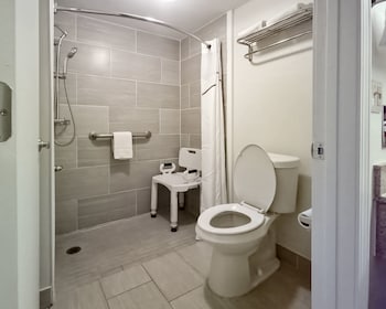 Deluxe Room, 2 Double Beds, Accessible, Non Smoking (Roll-In Shower)