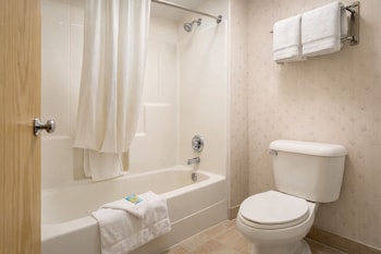 Family Suite-King Bed & Pull-Out Sofa Smoking