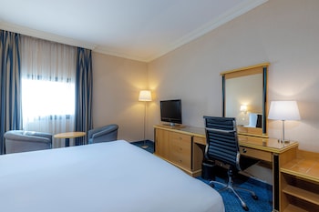 Standard Room, 1 King Bed, Non Smoking, Garden View