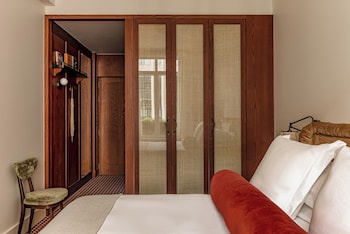 Superior Room, Connecting Rooms (Component Room)