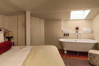 Junior Suite, Connecting Rooms (Component Suite)