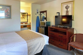 Standard Room, 1 Queen Bed, Non Smoking