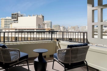 Room, 1 King Bed, Balcony, City View (Tower)