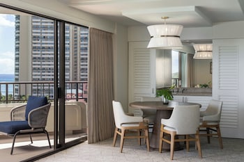 Tower Oceanfront Suite, 1 Bedroom, 1 King, Newly Renovated, Balcony