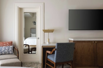 Banyan Deluxe City View King, Newly Renovated