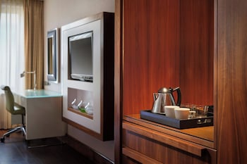 Club Room, 1 King Bed