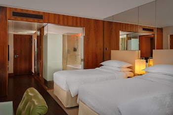 Club Room, 2 Twin Beds (View)