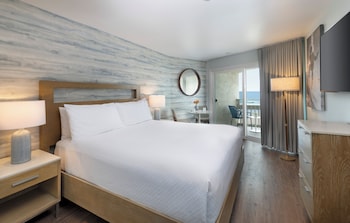 Room, 1 King Bed, Balcony, Ocean View