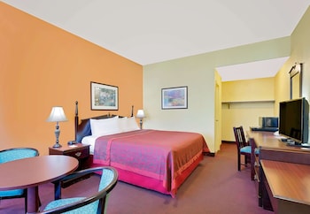 Standard Room, 1 Queen Bed