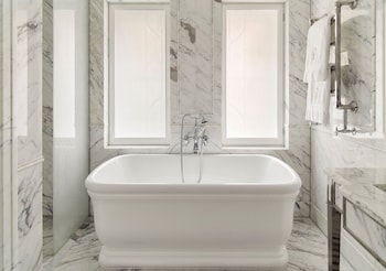 Corner Suite